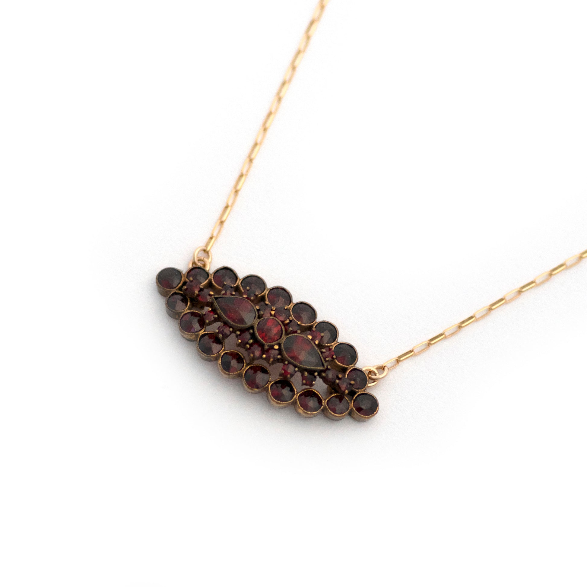 Pointed Ellipse Oval Bohemian Garnet Necklace
