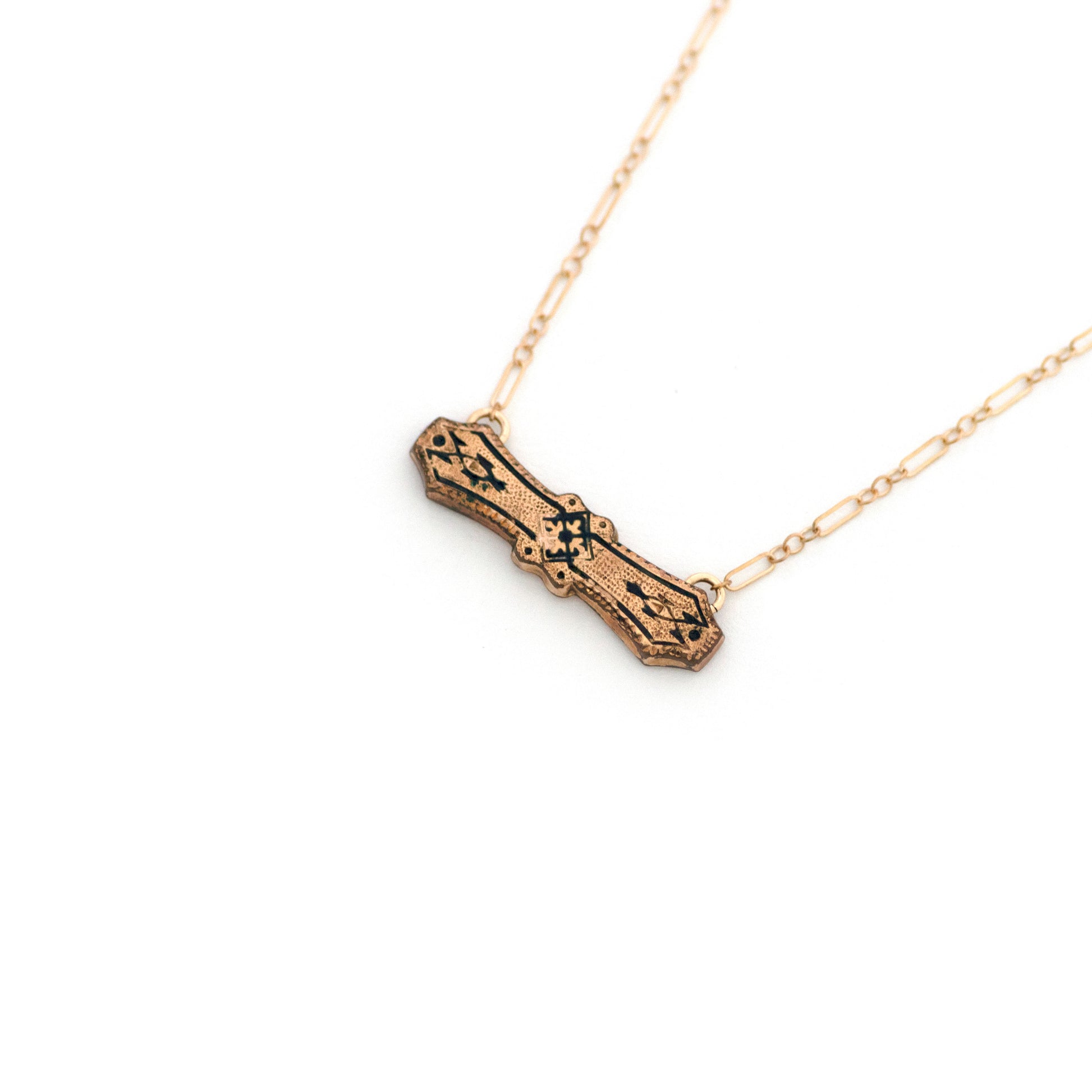 Mini Taille d'Epargne Bar Pin Necklace