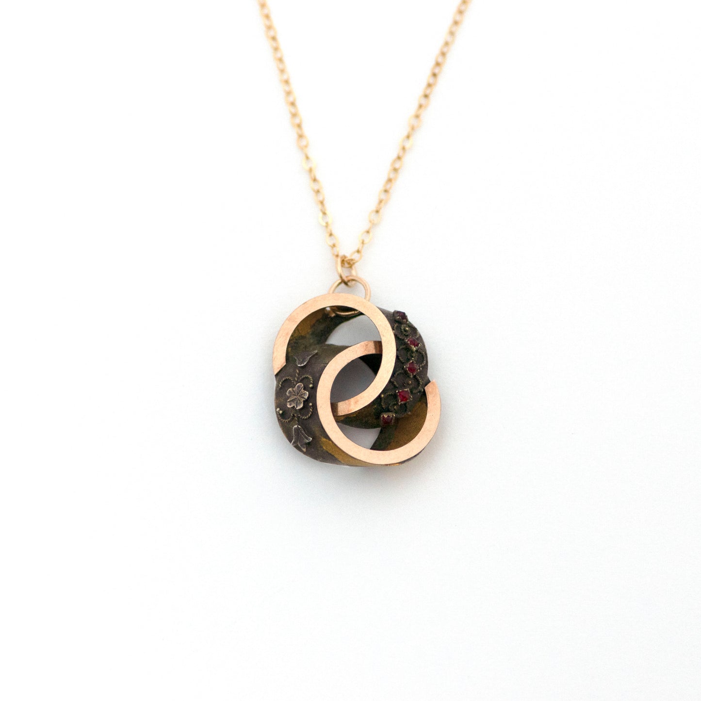 Etruscan Looped Rings Bohemian Garnet Necklace