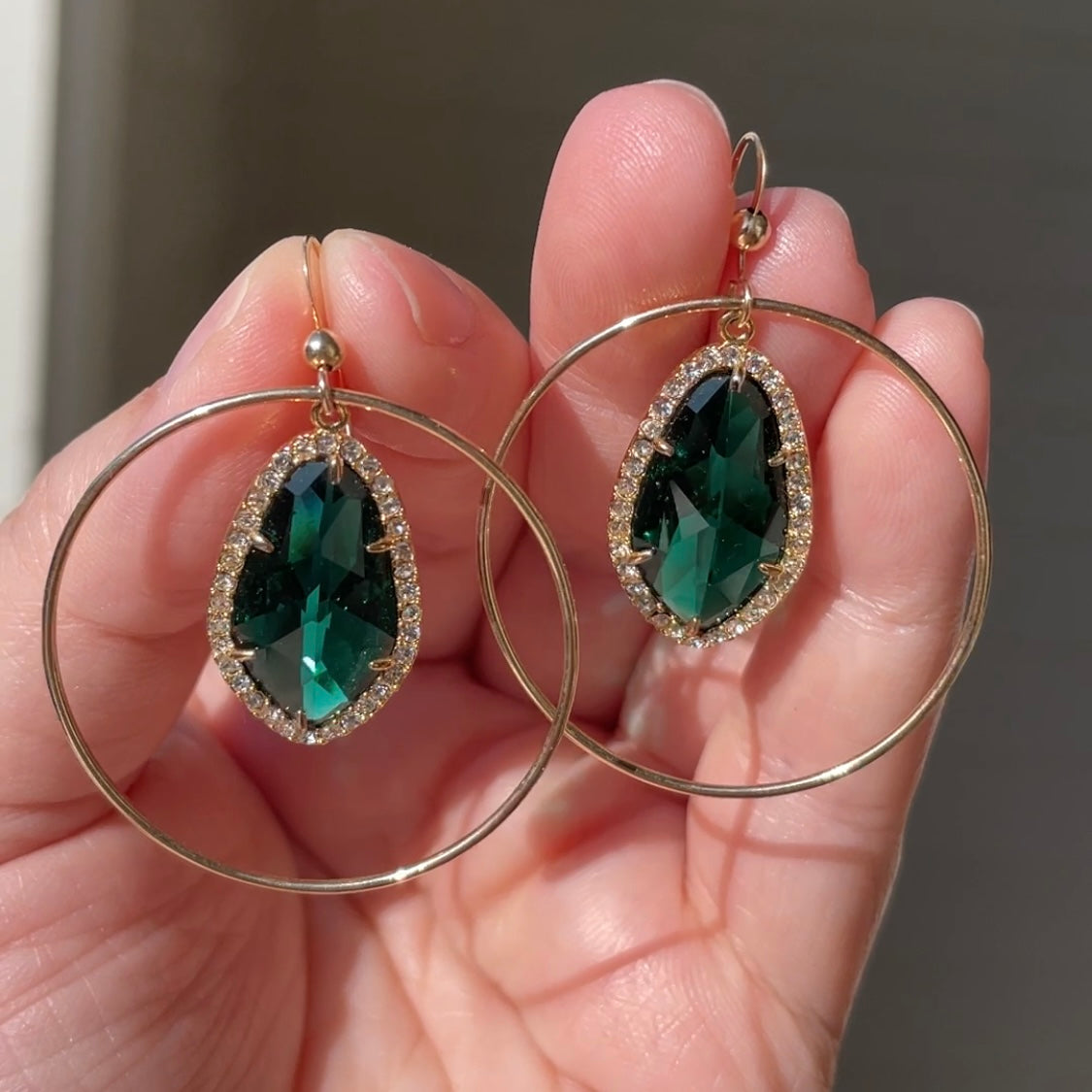 Emerald Green Dangle Vintage Earrings